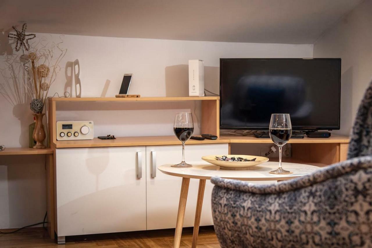 Piccolo Studio Belgrade,Crveni Krst Buitenkant foto